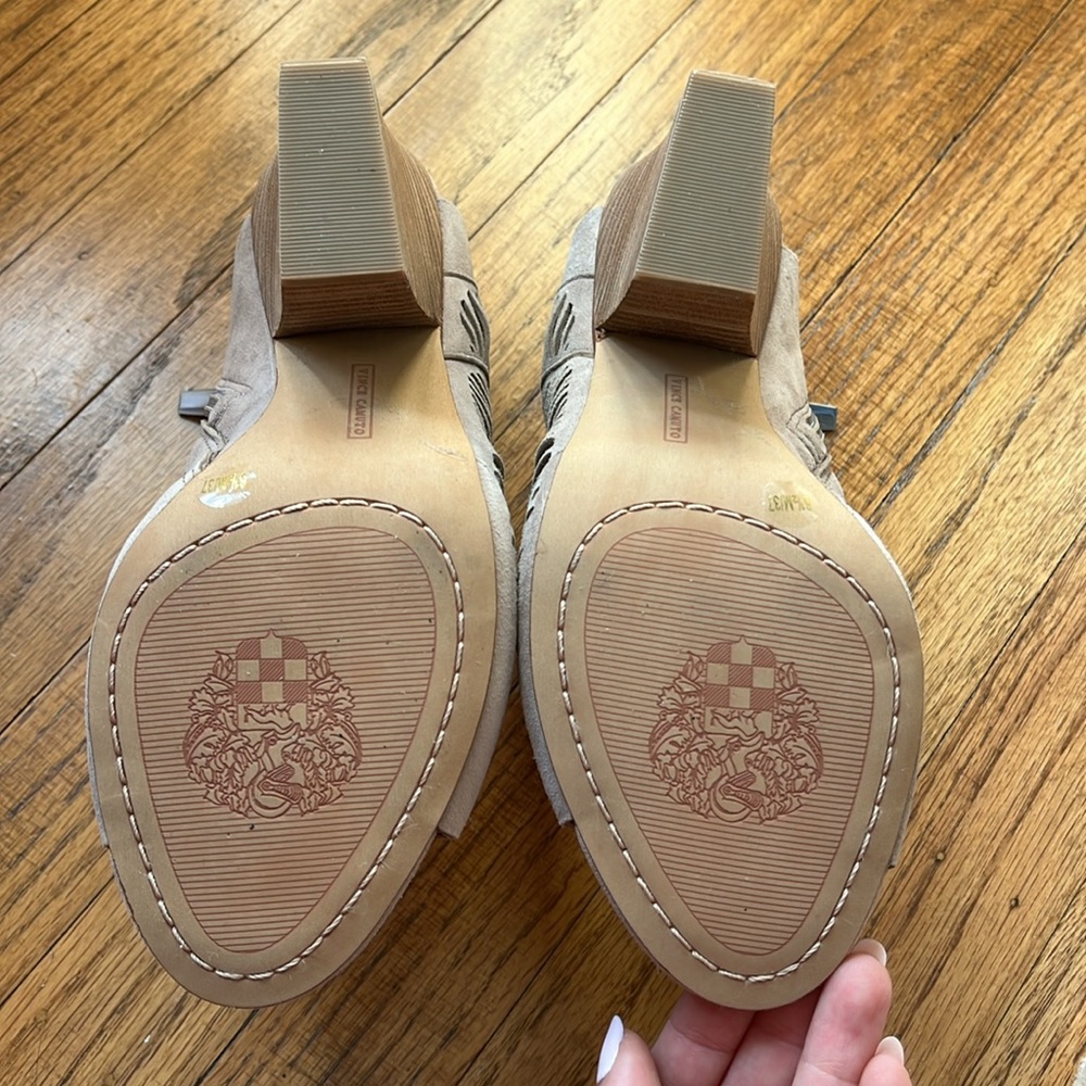 NWOT Vince Camuto Peep Toe Block Heels - Picture 3 of 5
